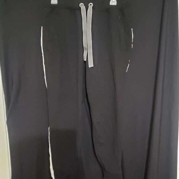 Bundle of womans athletic wear size M-L - Picture 7 of 11